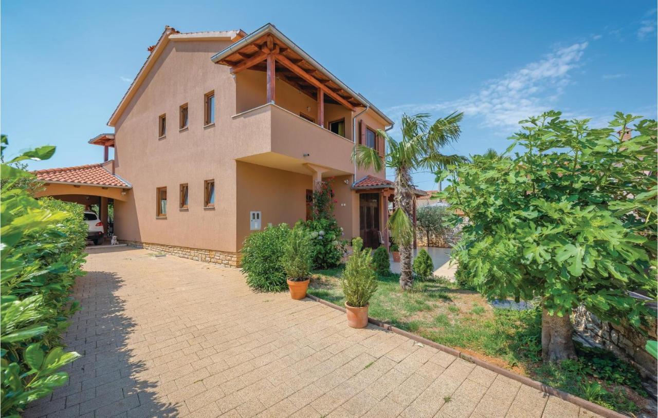 Stunning Apartment In Rovinj With Kitchen 외부 사진