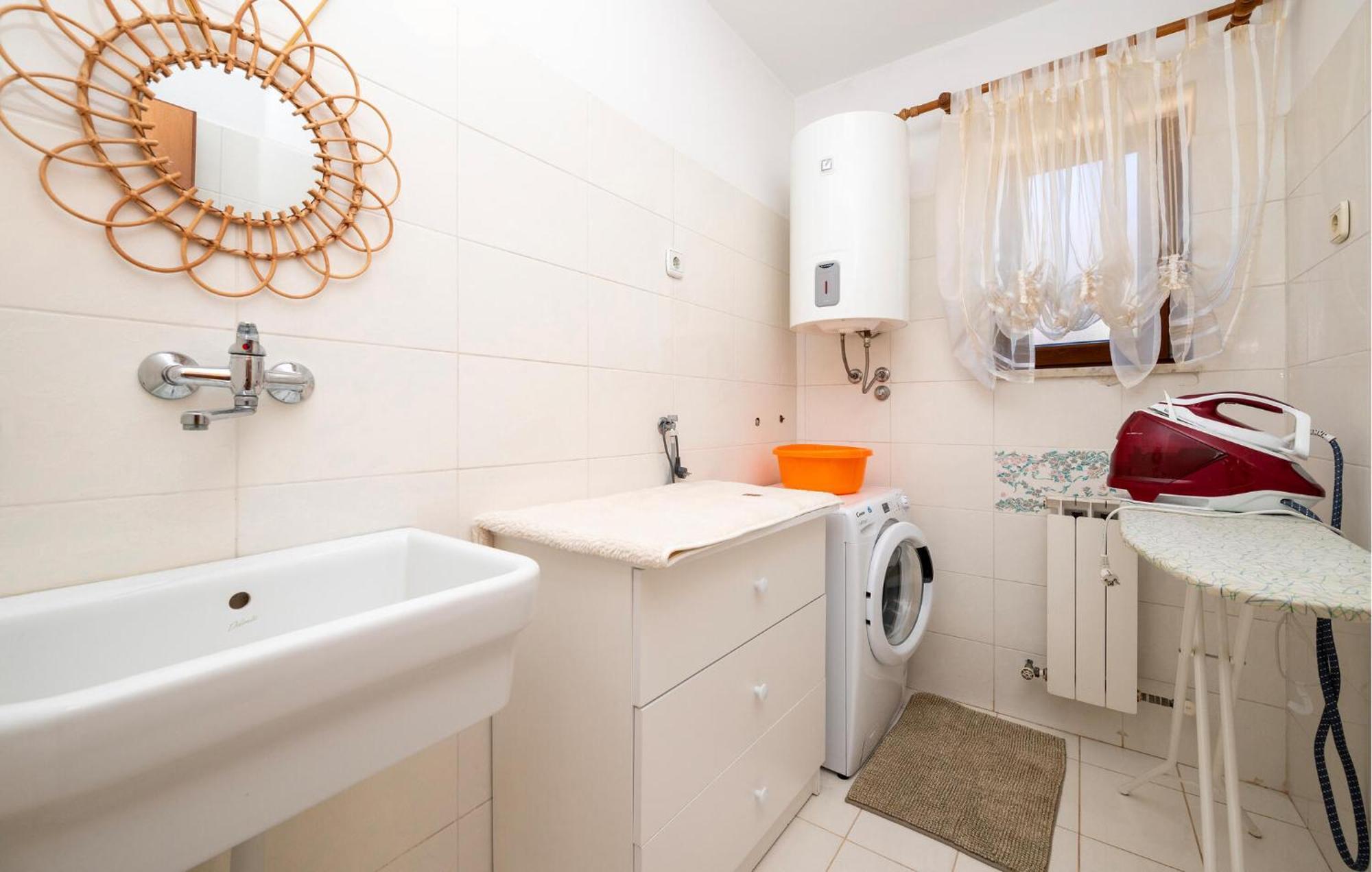 Stunning Apartment In Rovinj With Kitchen 외부 사진