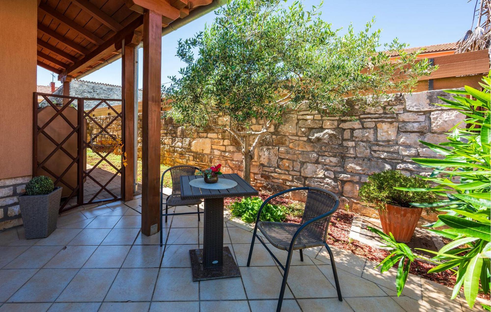 Stunning Apartment In Rovinj With Kitchen 외부 사진